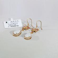 白玉水滴耳墜