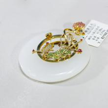 和(hé / huò)田玉鑽石挂件